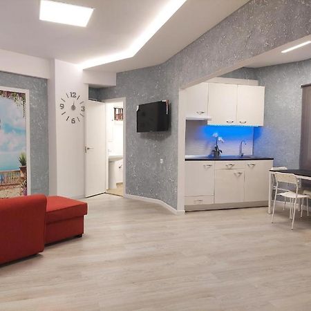 Fantastic 2 Bedrooms, Just 20 Meters From Ocean Плая де лас Америкас Екстериор снимка