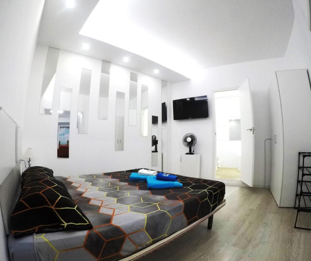 Fantastic 2 Bedrooms, Just 20 Meters From Ocean Плая де лас Америкас Екстериор снимка